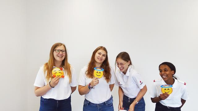 Diese Damen sind auch im Video zu sehen.