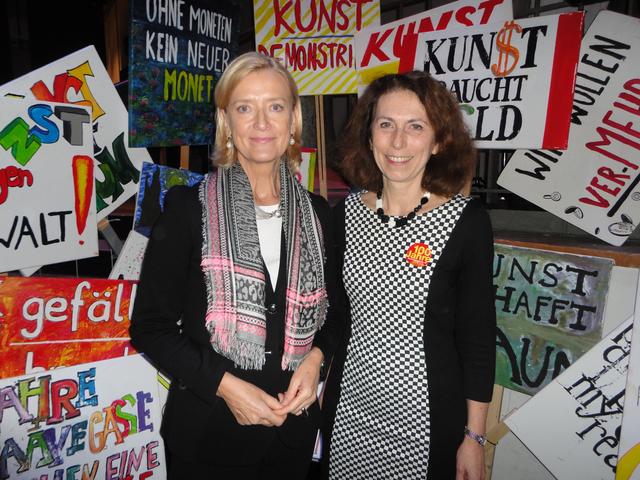 Generaldirektorin der Nationalbibliothek Johanna Rachinger und Schuldirektorin Gabriele Eder-Lindinger.