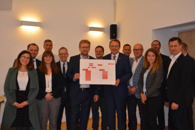 Neue Verwaltung: Matthias Stadler, Thomas Dewina (Mi.) unter anderen mit Martin Koutny, Alfred Kellner, Michael Koppensteiner.