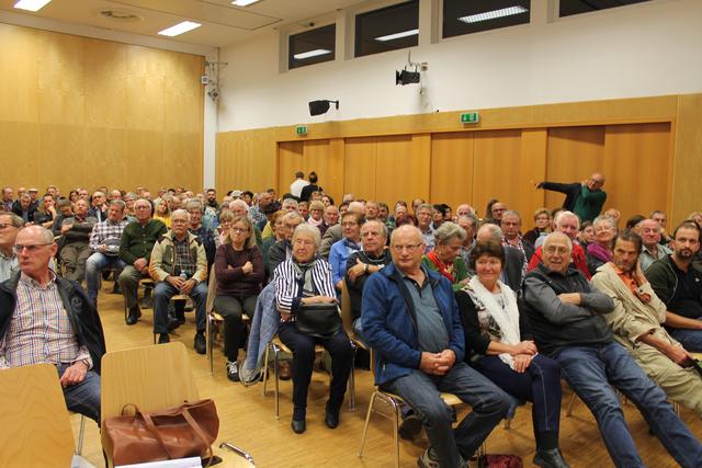 Zwischen 250 und 300 Besucher nahmen am Vortrag teil.