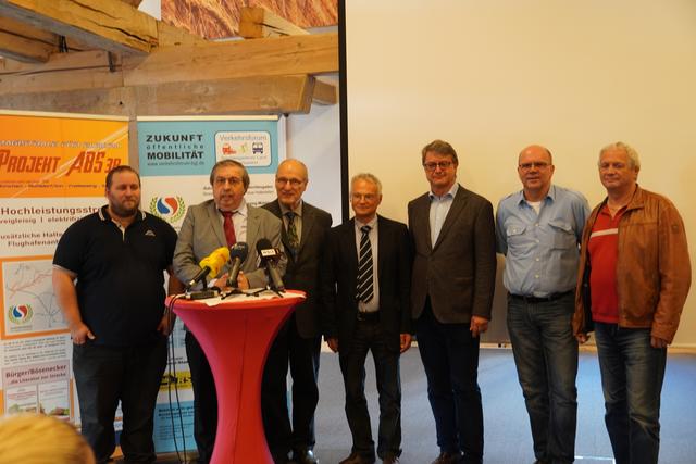 Fünf länderübergreifende Verkehrsinitiativen haben sich zusammen getan und wollen Lösungen aufzeigen.