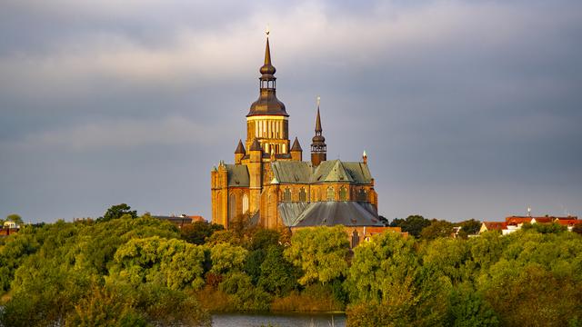 Die im Jahre 1298 erstmals erwähnte St. Marienkirche gilt als das imposanteste Stralsunder Bauwerk.