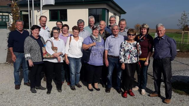 v.l.: Gerhard Einzinger, Christa Jager, Johann Wagner, Josefine Einzinger, Helga Wimmer, Gertrude Wagner, Annemarie und Willi Böhm, Wolfgang Wimmer, Herta und Manfred Rameder, Willi Raidl, Franz Fichtinger, Helmut Teuschl, Gertrude Gattinger, Sieglinde Teuschl, Fritz Riegler