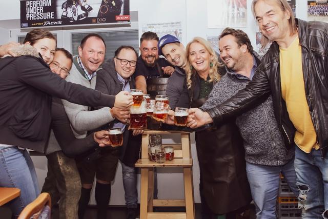 Gernot Retzer mit Tochter, Peter Tengg, ArminRatz, Harald Fuchs, Marco Kandutsch, Elfriede Nindler, Peter Pagitz und Horst Wanker