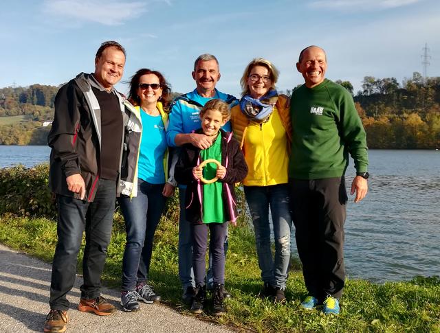 Johannes Kampenhuber (Bürgermeister von Dietach), Monika Fürst (ÖAAB Obfrau von Haidershofen und Organisatorin), Manfred Schimpl (Bürgermeister von Haidershofen) mit Enkelin Tamara, Sabine Schröck (Vizebürgermeisterin von Dietach), Erwin Sekyra (ÖAAB Obmann von Dietach und Organisator). v.li.