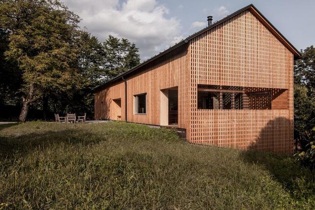 Projekt von Holzbau Bijo: "Haus auf der Höhe"