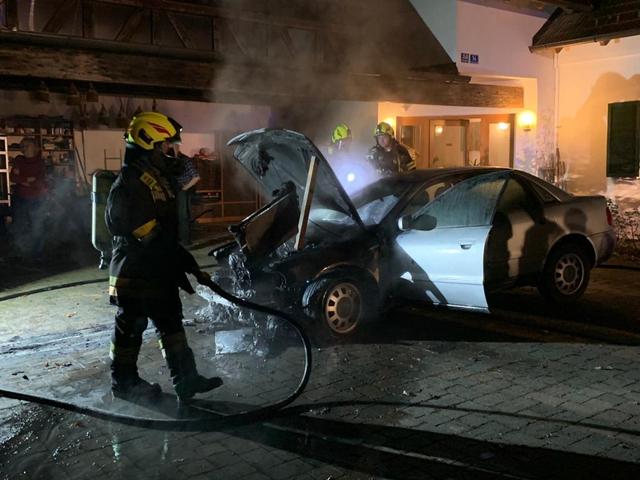 Das Feuer löschte erheblichen Sachschaden aus,