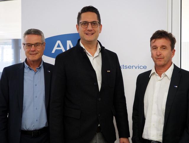 Anton Kern (Landesgeschäftsführer, AMS Tirol), Alois Rainer (Obmann der Fachgruppe Gastronomie, WK Tirol) und Bernhard Pichler (Leitung Service für Unternehmen, AMS Tirol) freuen sich über eine erfolgreichen ersten European Online Jobday in Tirol. (v.l.n.r. Foto: AMS Tirol)