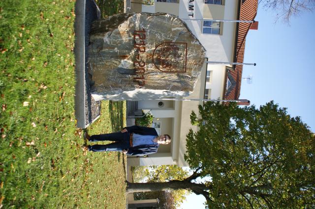 Hoffmann pflegt den Bezug zum Ort.