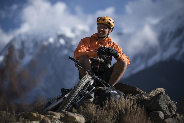 Der Salzburger Mountainbiker Harald Philipp (hier in Nepal) hat sich auch angesagt. | Foto: Stefan Voitl
