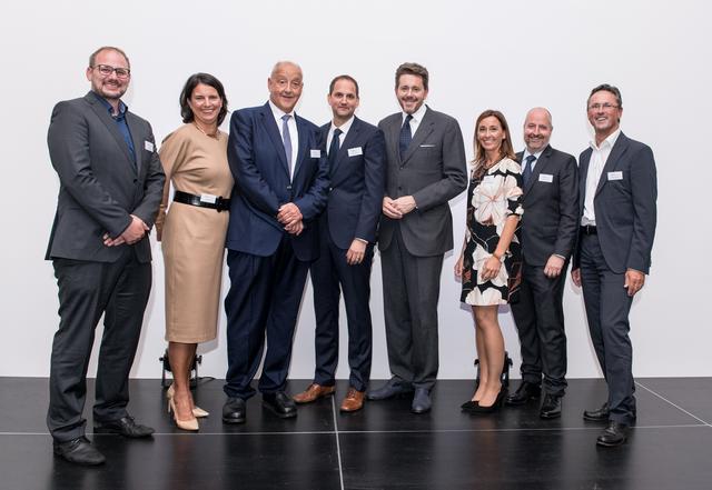 APP Steuerberatung rund um Petra Kastner, Günther Pöschl, Wolfgang Granig (v. li.), Bernhard Pontasch und Günther Willner (v. re.) feierte 66. Geburtstag.