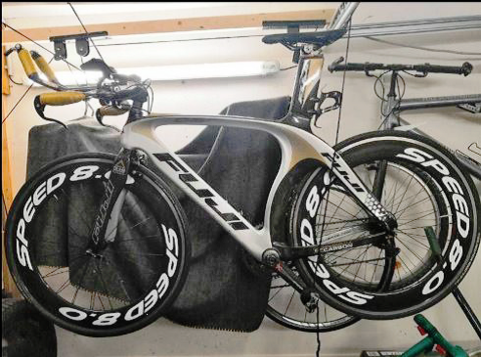 Einbruch: Garagentor aufgebohrt und hochwertige Fahrräder gestohlen