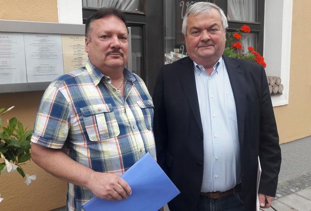 Richard Pichler (Betriebsrat, FM Küchen) und AK-Präsident Johann Kalliauer.