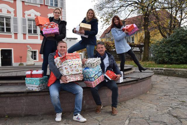 Schon bei unserem ersten Einsatz für "Weihnachten im Schuhkarton" im Vorjahr war das Team der WOCHE Deutschlandsberg begeistert von dem enormen Echo, weiter so!