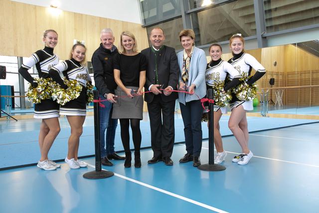 Ehemalige Kletterhalle als neue Heimat der Cheerleader.
