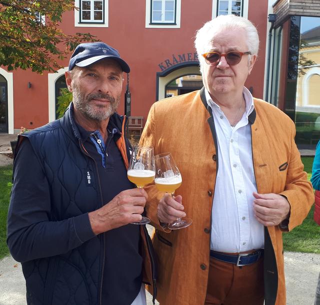 Toni Jung und "Don Carlos" Steiner schmeckts.