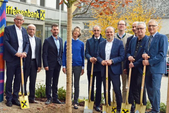 Karl Fröschl, Adolf Nefischer, Alexander Wimmer, Nathalie Salm-Reifferscheidt, Gernot Reichart, Bernd Ganglberger, Niklas Salm-Reifferscheidt, Klaus Drabek, Johann Würzburger, Anton Hanl (von links).