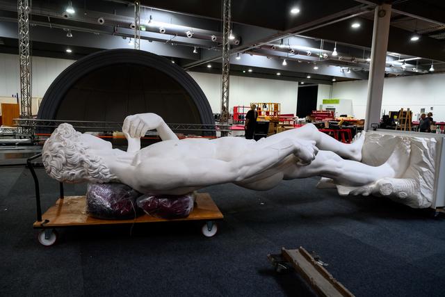 Blickfang: Die David-Statue von Michelangelo ist originalgetreu nachgebaut und 5,17 Meter hoch.