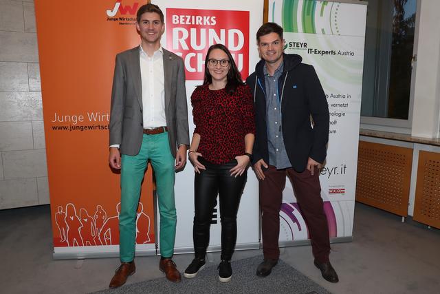 Christian Reich, WK-Bezirksstellenleiterin Steyr Sarah Radinger und JW-Bezirksvorsitzender Michael Kölbl (v.li.).