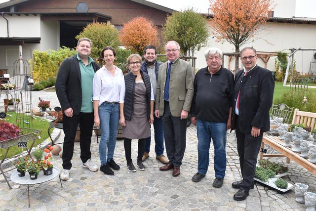 Landeshauptfrau Stellvertreter zu Gast beim Heurigen Seifried in Oberstinkenbrunn.