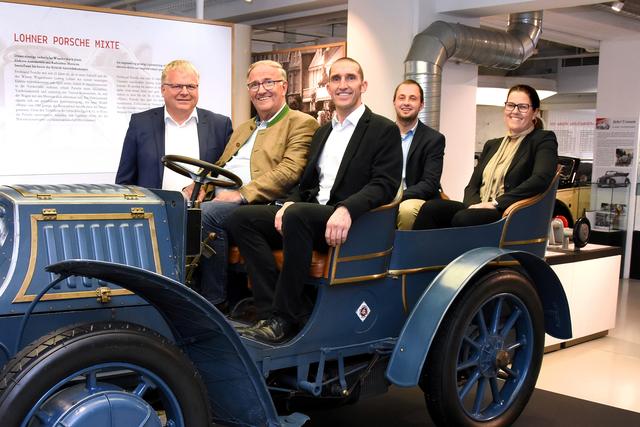 Simon Wallner, Franz Schornsteiner, Robert Guggenberger, Simon Sturm und Barbara Mairer. | Foto: Gabriele Guggenberger/ÖVP Mattsee