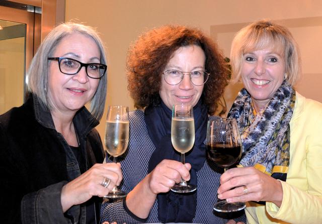 Prosit: Gabriele Schober, Monika Auer und Birgit Scherzer