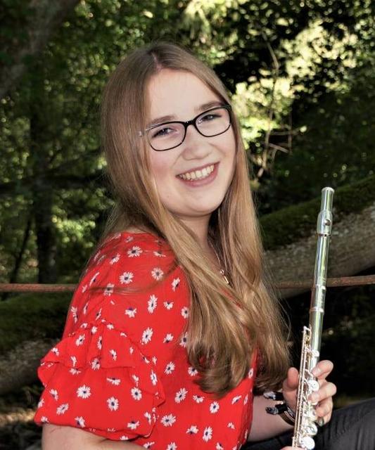 Mit der sehr guten Abschlussprüfung erwarb Franziska Wiesner auch Goldene Leistungsabzeichen des Blasmusikverbandes.