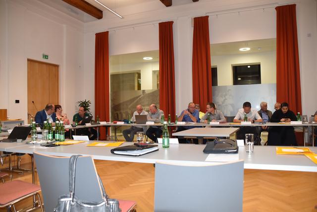 Die Gemeinderatssitzung wurde zu Beginn für einige Minuten unterbrochen.