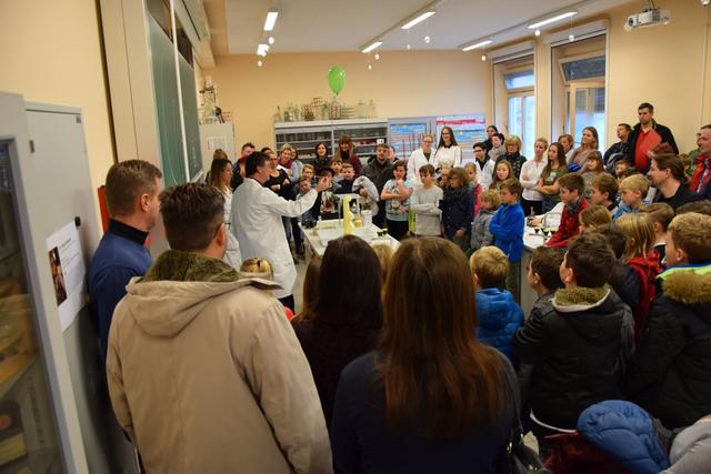 So voll war es im Vorjahr: Auch heuer gibt es den Tag der offenen Tür im Gymnasium Bruck.