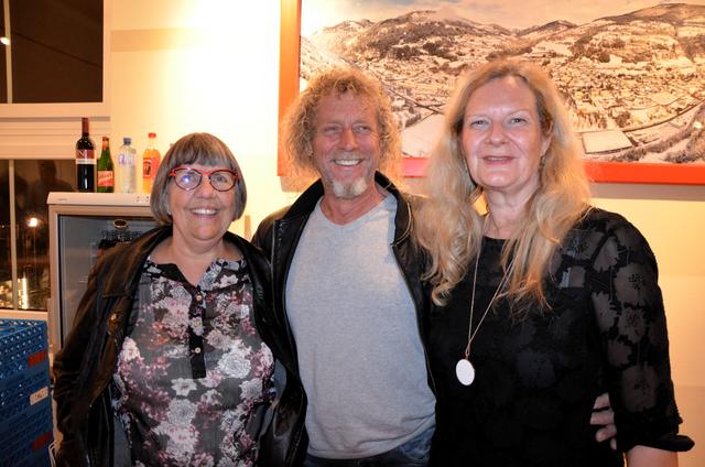 Oswin Lagger zwischen Irene Penker (li.) und Ursula Dabernig