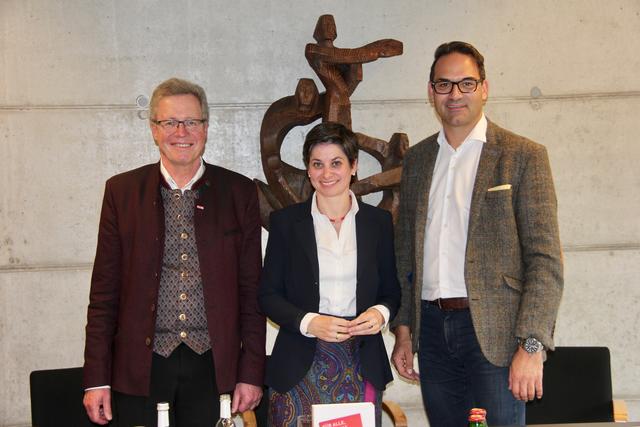 Michael Aichner, Michaela Hysek-Unterweger und WK-Präsident Christoph Walser (v.l.).