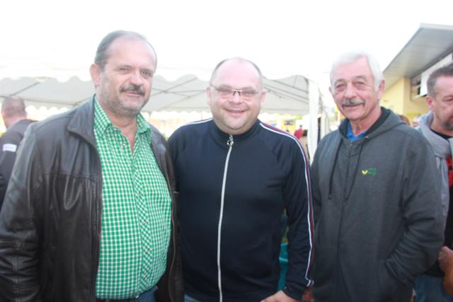 Robert Jobst, Christoph Pelczar und Johann Zimmermann bei der Tribüneneinweihung.