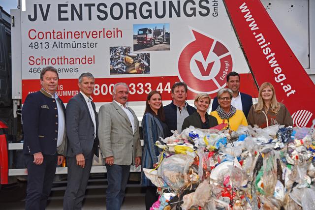 Vlnr.:
VBGM Alexander Ortner (Ohlsdorf), BGM Ing. Markus Siller BEd (Ebensee), BGM Ing. Dieter Helms (Pinsdorf), Mag. Stephanie Vorwagner, Johann Vorwagner, Sabine Vorwagner, BGM Christine Eisner (Ohlsdorf), Mag. Stefan Krapf (Gmunden), BGM Elisabeth Feichtinger BEd, BEd