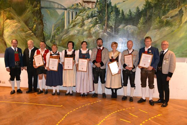Die EhrenzeichenträgerInnen aus Silber und Gold. | Foto: Stefanie Plank