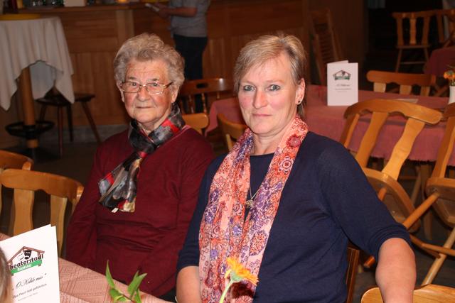 &lt;f&gt;Vorfreude&lt;/f&gt; auch bei Gerlinde und Herta Trestl.