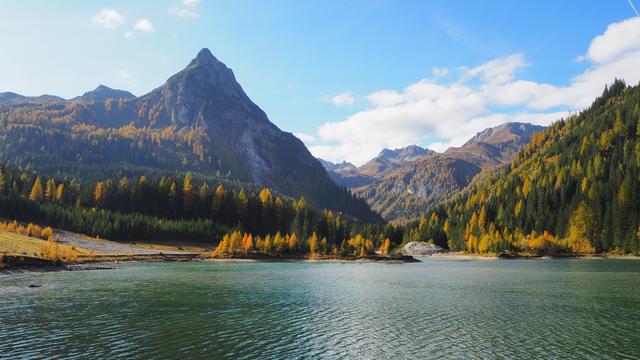 Schlierersee und Riedingspitze beeindrucken am Beginn des Tales