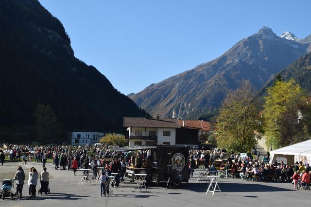 Reges Treiben auf dem Ennnsplatz - der Tag der Landwirtschaft lockte viele Besucher. | Foto: Siegele