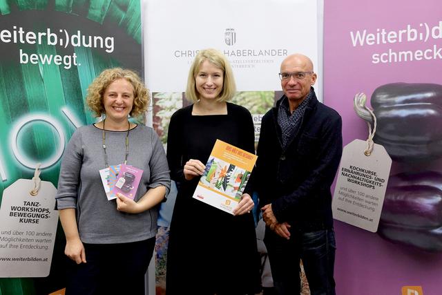 v. l.: Iris Ratzenböck-Höllerl, Landeshauptmann-Stellvertreterin Christine Haberlander und Hofrat Günter Brandstetter.