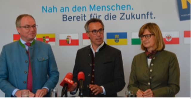 `Konfernez der Landesagrar-Referenten: Stephan Pernkopf, Georg Strasser und Maria Patek diskutierten im Schloss Weinzierl.