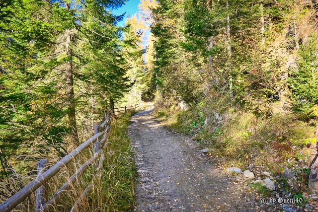 .........die Wege verlaufen echt nur immer leicht ansteigend:))