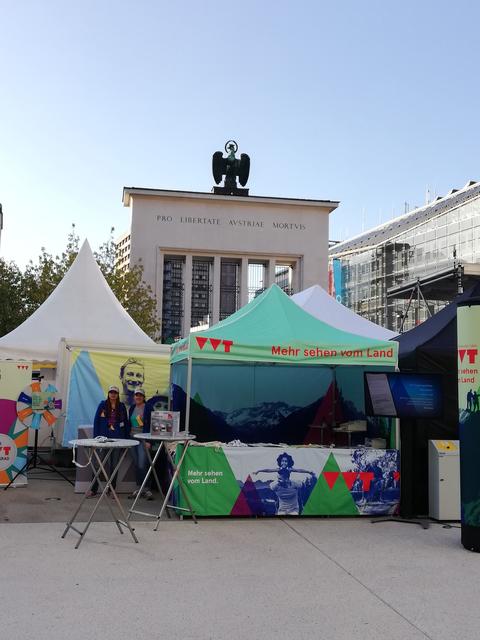 Um 10 Uhr ging es los und das VVT Team freute sich auf zahlreichen Besuch. | Foto: VVT