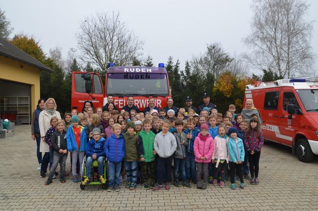 Nach der Übung wartete auf die Kinder noch eine Stärkung im Rüsthaus | Foto: KK