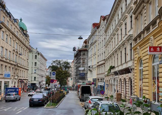 Aus der Nebenfahrbahn soll eine Grünfläche werden.