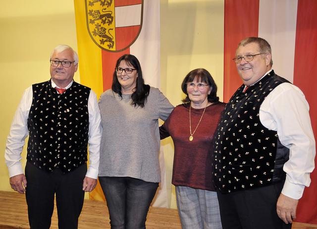 Obmann und Chorleiter mit den Gästen aus Graz Lebring