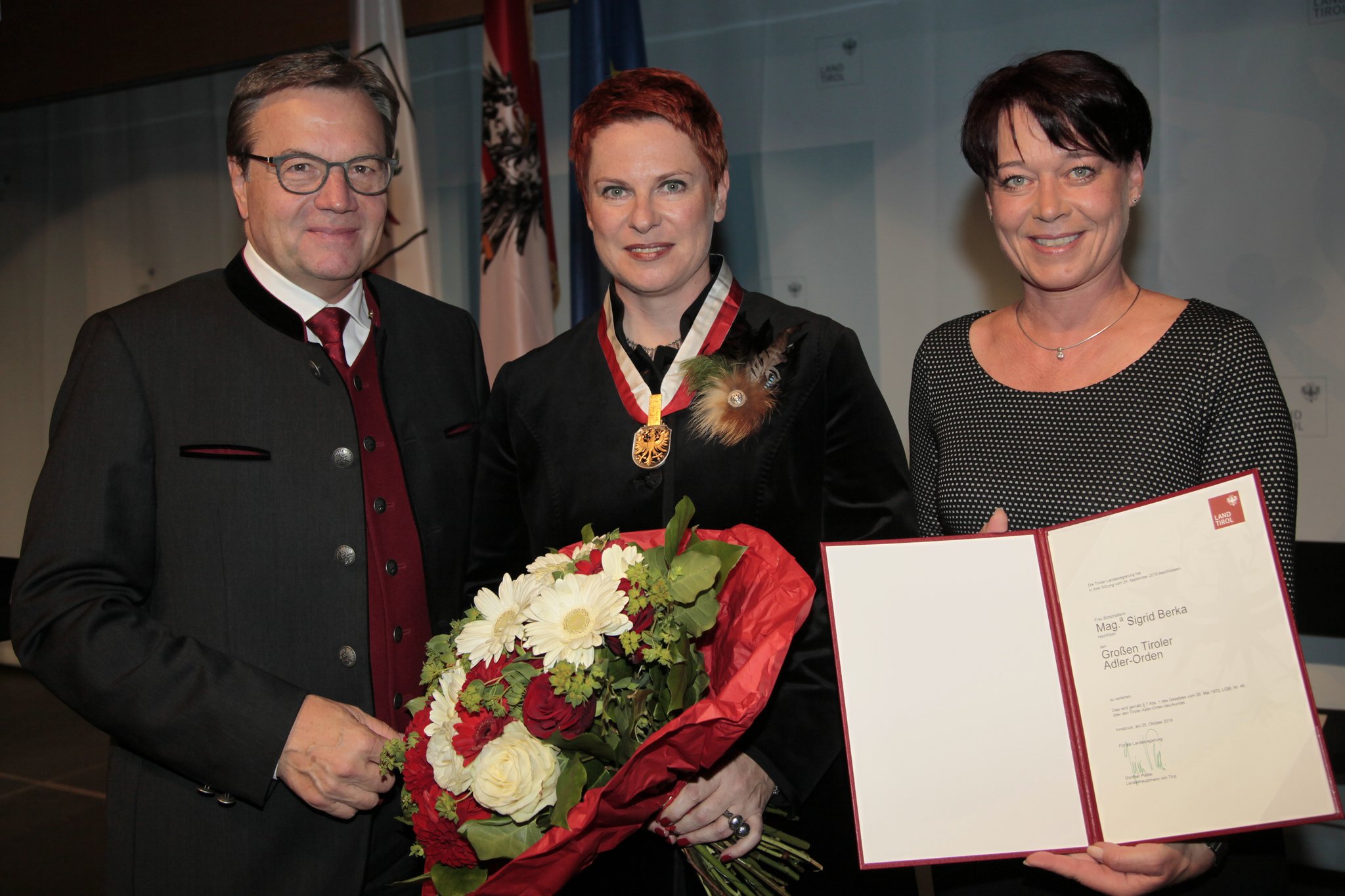 Auszeichnung: Adler-Orden an Sigrid Berka aus Hochfilzen verliehen - Kitzbühel - meinbezirk.at