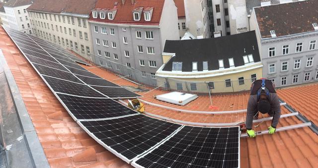 Erfolgsvorsprechend: Eine Evaluierung ergab, dass es jährlich mehr als 900 Sonnenstunden in der Schönbrunner Straße gibt.
