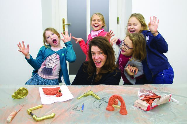 Die Kinder hatten sichtlich Spaß bei den Atelierarbeiten mit der Wiener Künstlerin Angelika Loderer. | Foto: seedingart
