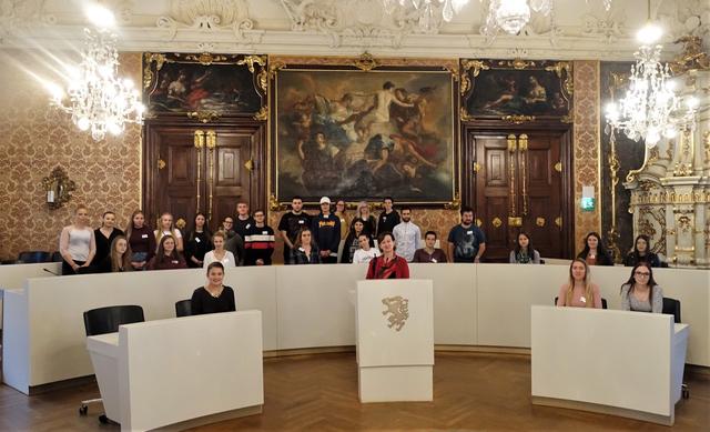30 Schüler der Landesberufsschule Mitterdorf bekamen einen tiefen Einblick in den steirischen Landtag. | Foto: beteiligung.at
