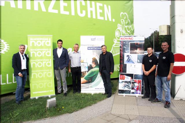 Unterstützen bei der Lok-Renovierung: C. Kovac, P. Scherf | Foto: SZF