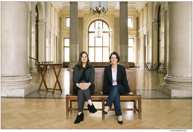 Angelika Slavik und Meike Schreiber (v.l.) wollen Frauen zu Finanzexpertinnen machen.
